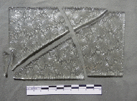 Gebrochene Jugendstil Glasscheibe mit reliefierter Oberfläche